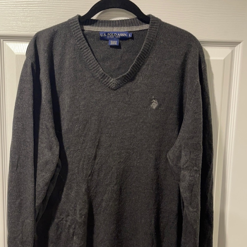 Men’s US POLO ASSN Grey V-Neck Sweater Size L